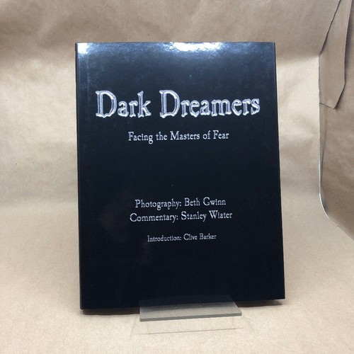 Dark dreamers facing the - dark,